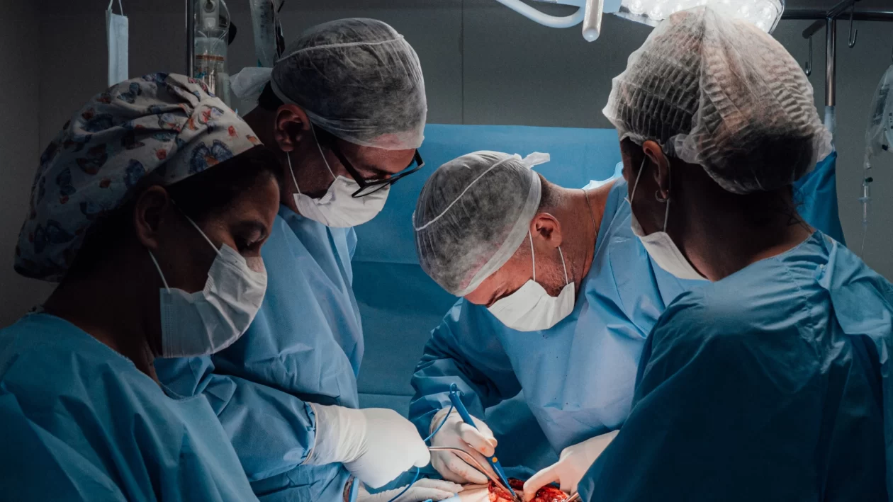 O que é cirurgia minimamente invasiva da coluna